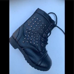 Black combact boots